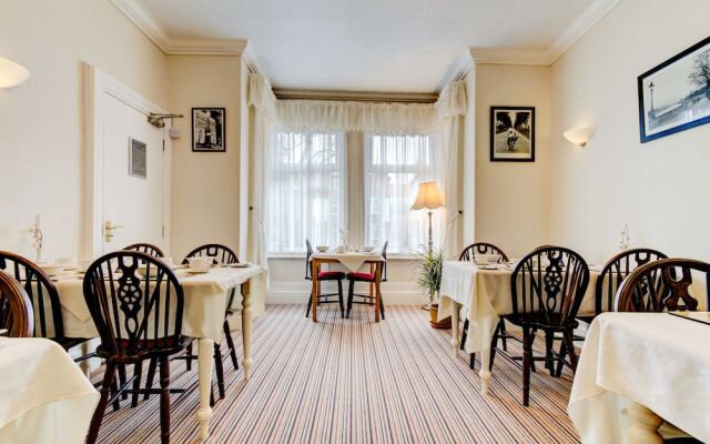 Dolphin Guesthouse