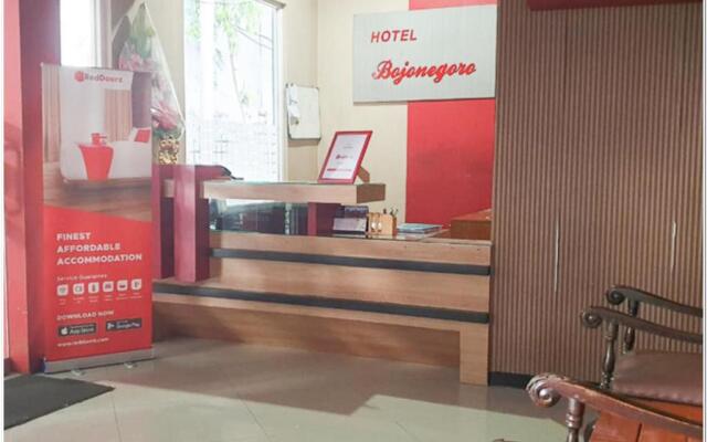 RedDoorz near Bojonegoro Train Station