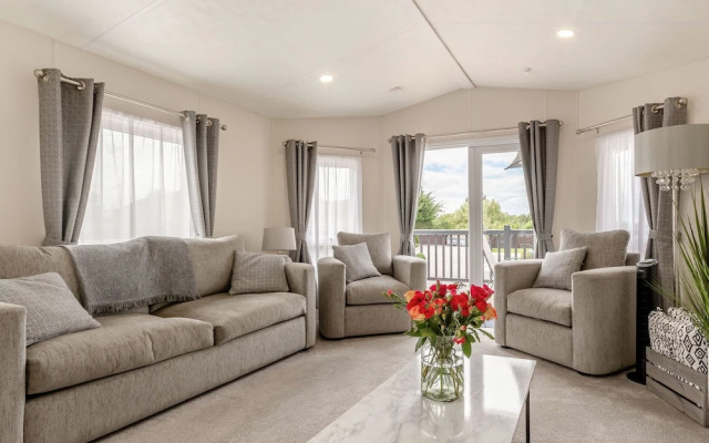 The Cotswold Holiday Lodge