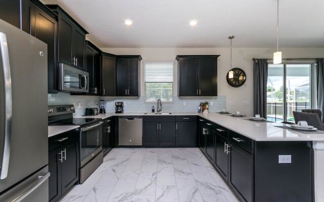 1684 Moonvalley Drive