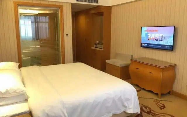 Vienna Hotel (Jingzhou Jianli Jiangcheng)