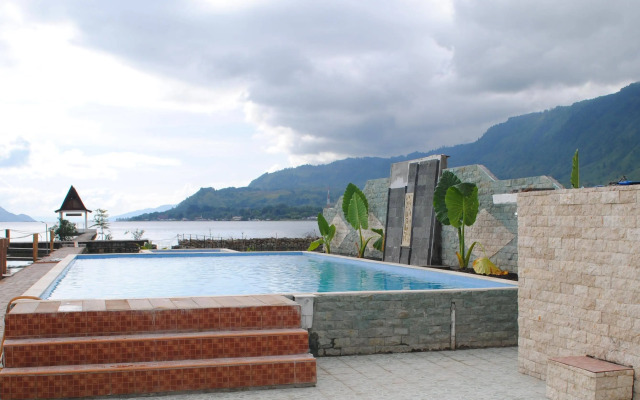Toba Village Inn