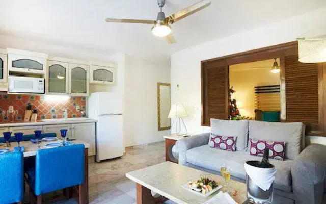 Villa del Palmar Residences