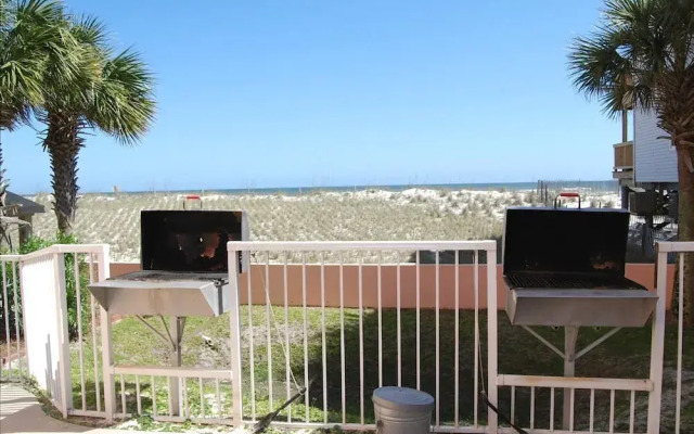 Seacrest 702 by RedAwning