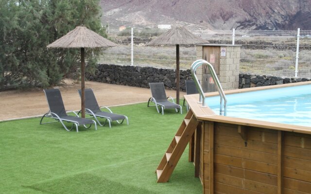 Eco-wooden Houses Camping Montaña Roja