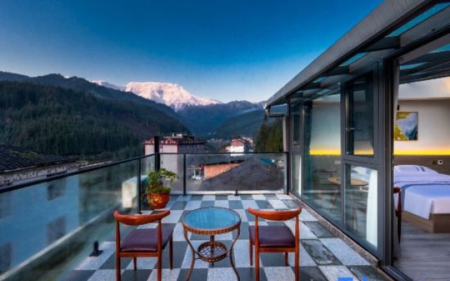 Qingquan Elegant Restaurant (Wawu Mountain Scenic Area) – Outside – Meishan