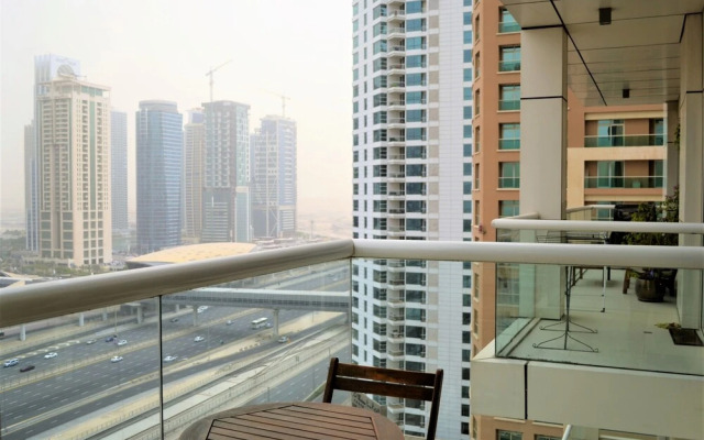 AST - Modern studio flat with balcony