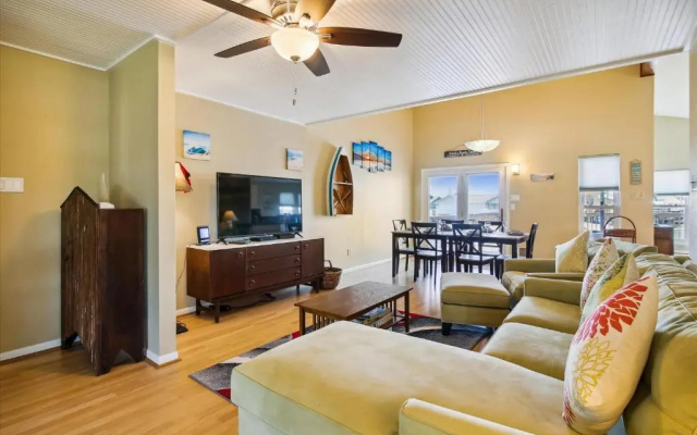 Canal Breeze by Ryson Vacation Rentals