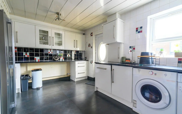 Relaxing 4BR Near City Centre