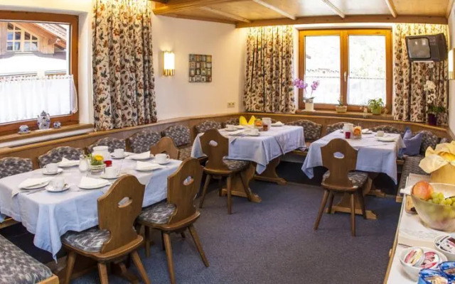 Frühstückspension & Ferienhaus Fädnerspitze