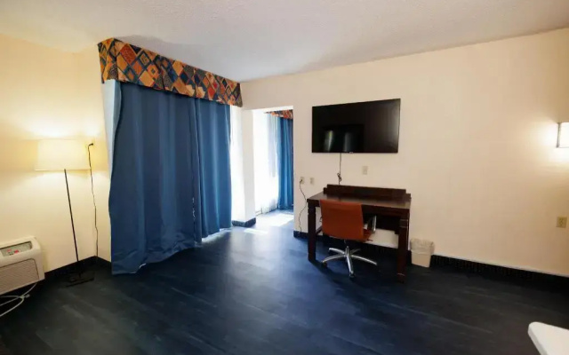 Garnet Inn & Suites, Orlando