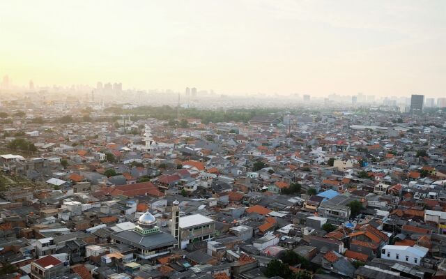 Relax and Enjoy in a Comfy Bassura City Apartment