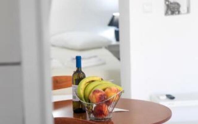 White Side Suites