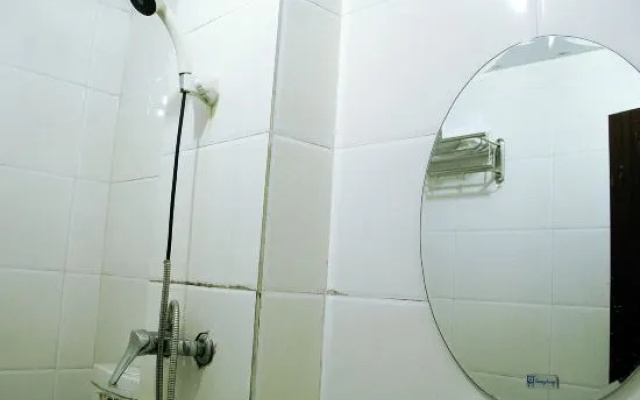 Guilin Guitai Business Hotel – Bathroom – Guilin