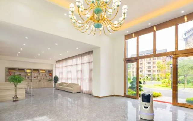 Nanxing holiday hotel (Mount Emei tourist center, Emeishan high-speed railway station)