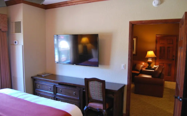 White Pines 2-BD at Westgate - Mercury