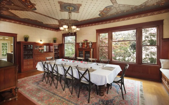 Calderwood Inn