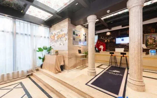 Knight's Residence · Premium Design Hotel (Chongqing Guanyinqiao Pedestrian Street)