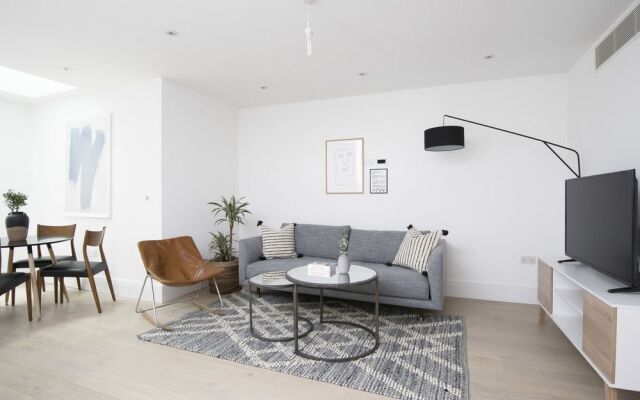 Distinctive 2BR in West End by Sonder