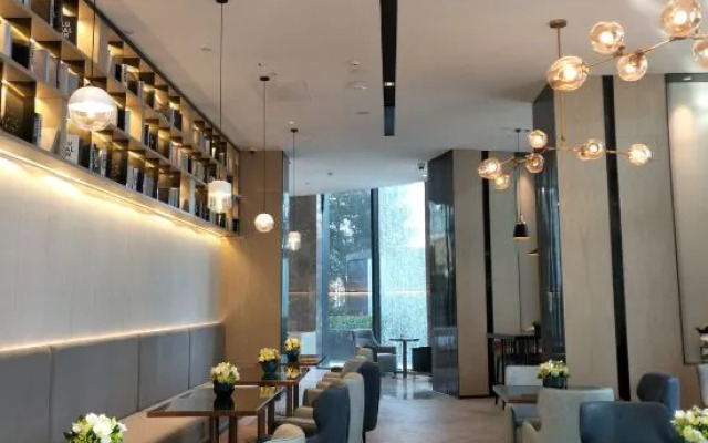 Echarm Hotel (Shanghai Hongqiao Hub National Exhibition Center)