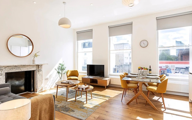 Urban Luxury in the Heart of Chelsea - King Bed!