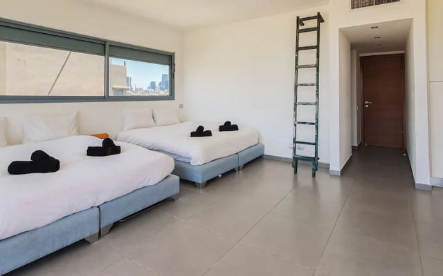 2BDR Roof Top Sea View Neve Tsedek TL56
