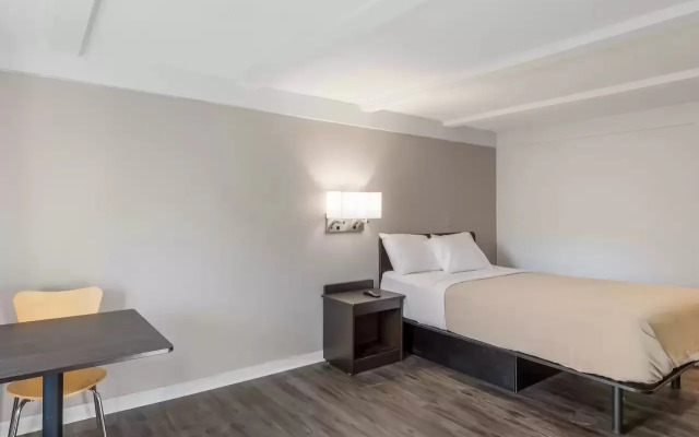 Rodeway Inn & Suites Fenton