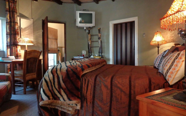 TreeTops & Treats Guest House