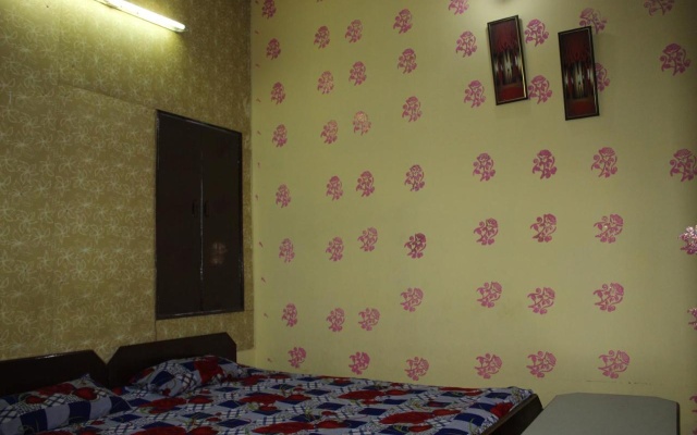 Hotel Raj Bed & Breakfast – Guest Rooms – Agra