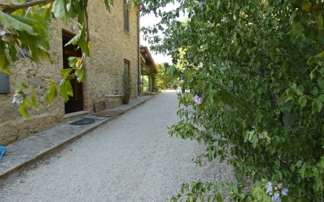 SCAPPO IN UMBRIA,Casale Vallenea
