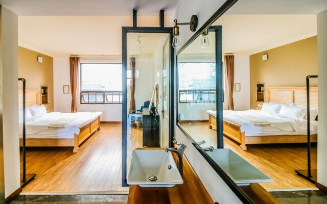 Zizai Garden Traveling with Hotel