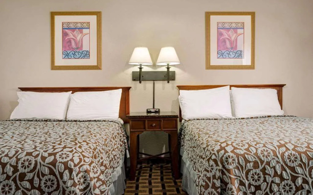 Days Inn St. Paul-Minneapolis-Midway