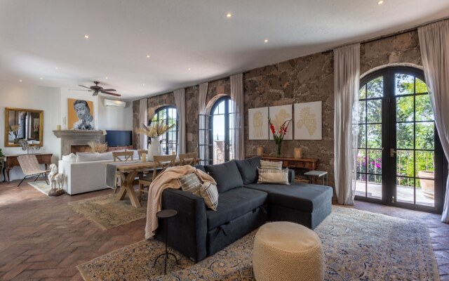 Panoramic Paradise 3BR Overlooking SMA