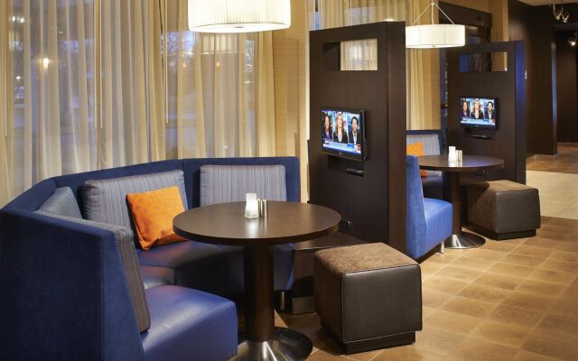 Courtyard Toledo Airport Holland