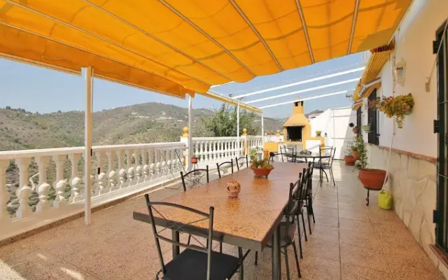 1090 Villa las Flores