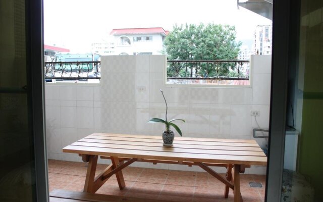 NiHuiHoung Bed and Breakfast