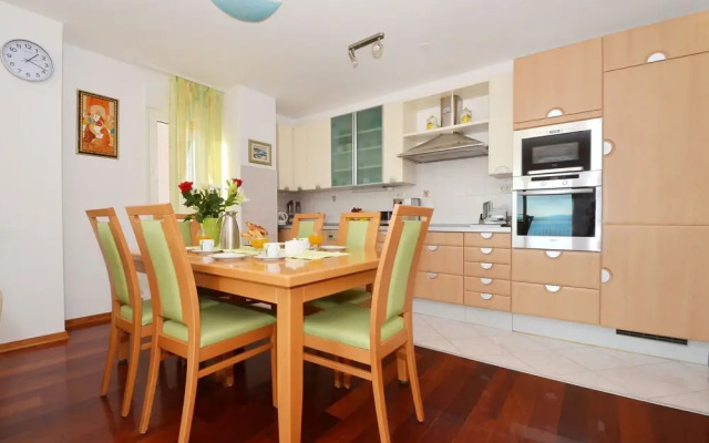 Lilly - spacious 3 bedroom apartment