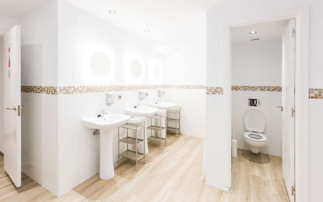 Y Hostel - Albergue Juvenil