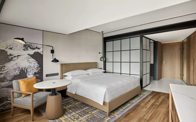 Sheraton Chengdu Lido Hotel