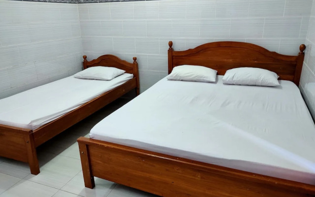 Hotel Keluarga Mekar Jaya Syariah Near UNS Solo