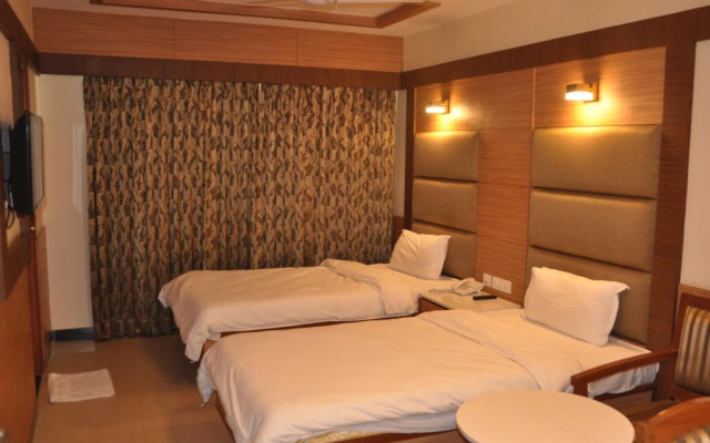 Hotel Sms Grand Inn
