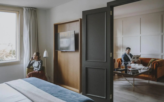 Отель Catalonia Boulevard