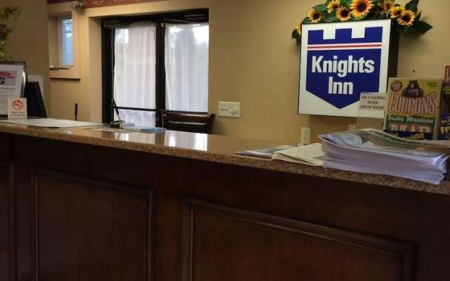 Knights Inn - Newport, TN