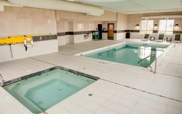 Hampton Inn & Suites by Hilton Regina East Gate