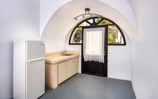 Lava Suites and Lounge