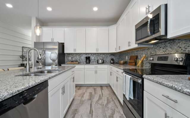 Gorgeous Top Pool Home Sl4730