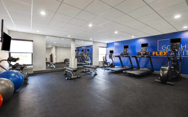 Holiday Inn Express & Suites Central Omaha by IHG