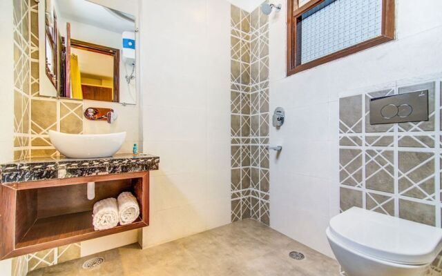 Fabhotel Nayyar Inn
