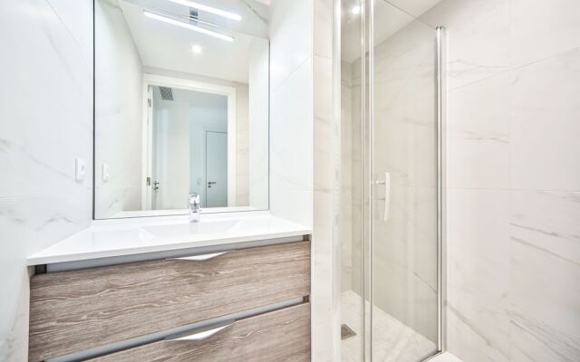 Blue Night International 69