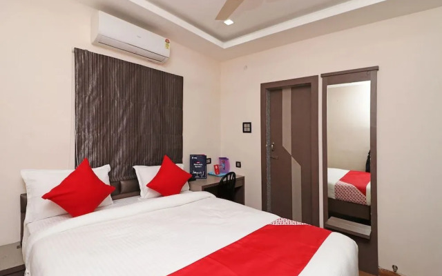OYO 11723 Hotel Barney Grand